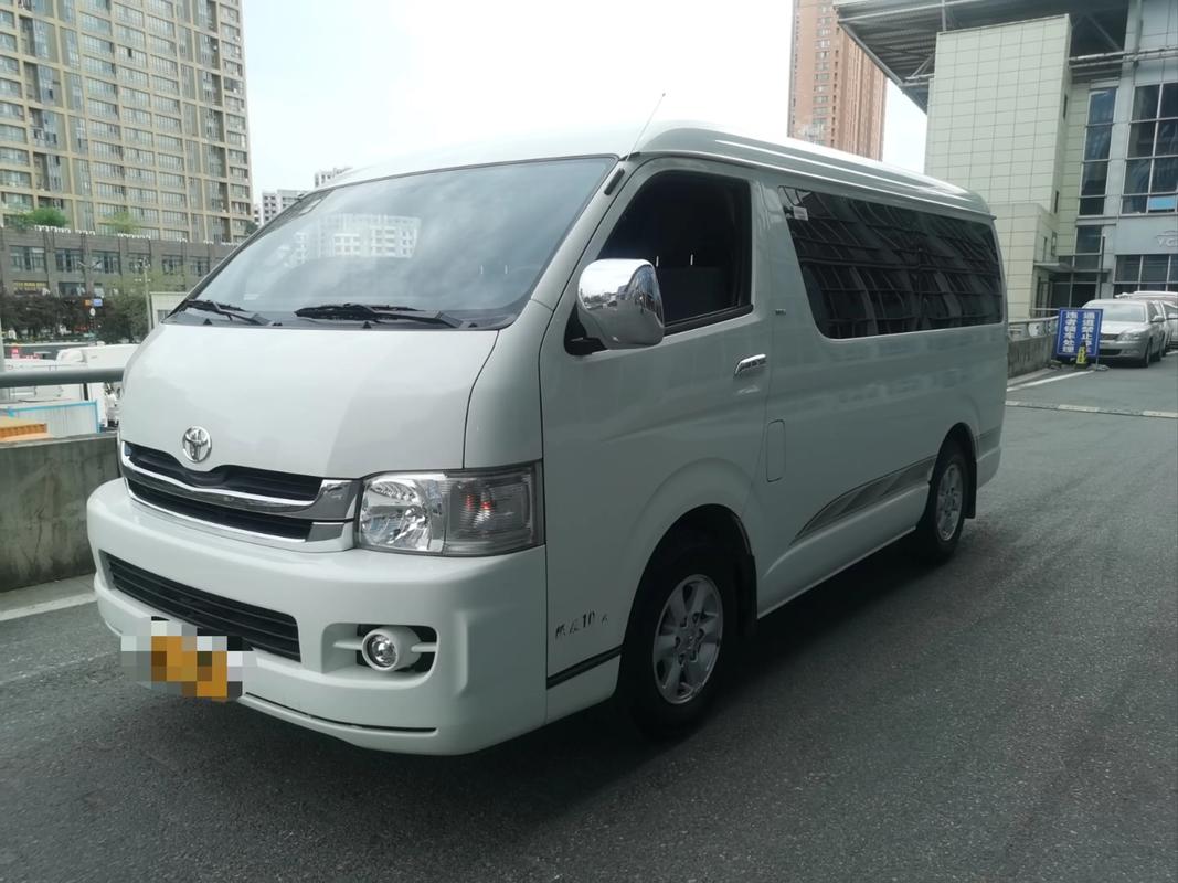 【丰田面包车,丰田面包车型大全图片价格】