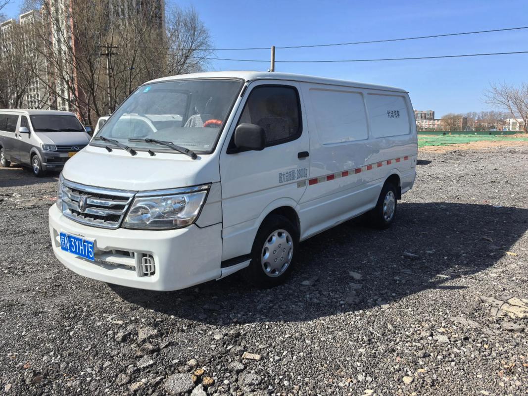 金杯2座封闭厢式货车／金杯2座封闭厢式货车几个方可以拉货