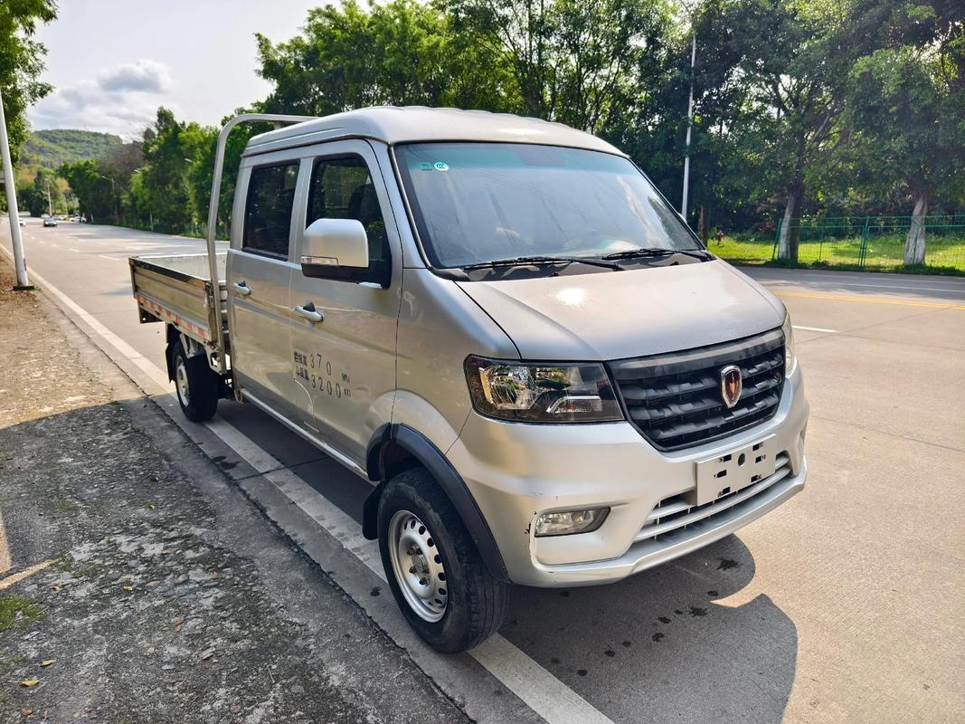 金杯货车价格 金杯双排座小货车报价及图片