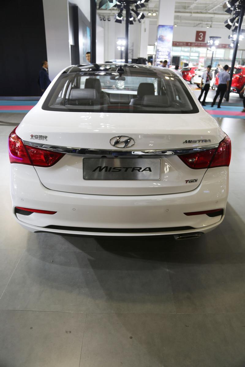 北京现代两门轿跑叫什么／北京现代两门两厢车