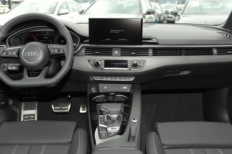 奥迪a4l内饰图片(2014款奥迪a4l内饰图片)